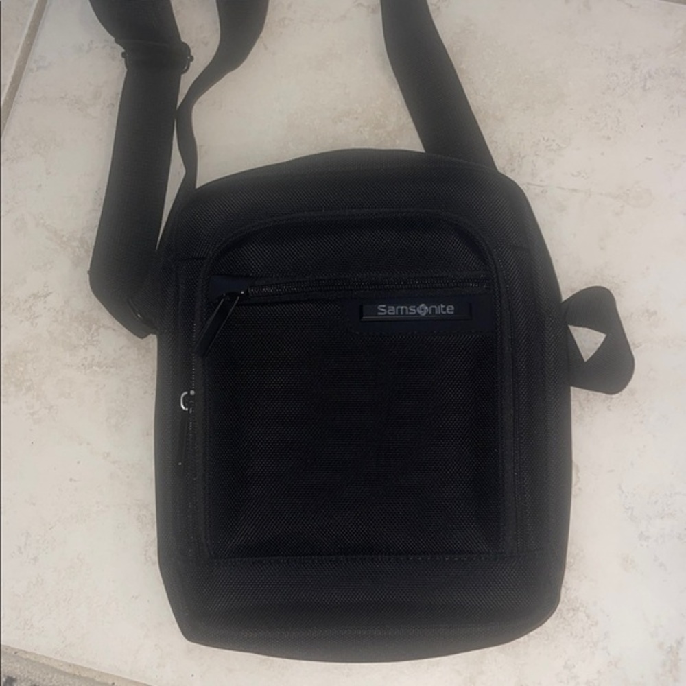 Samsonite Men’s Travel Bag messenger flight crossbody padded